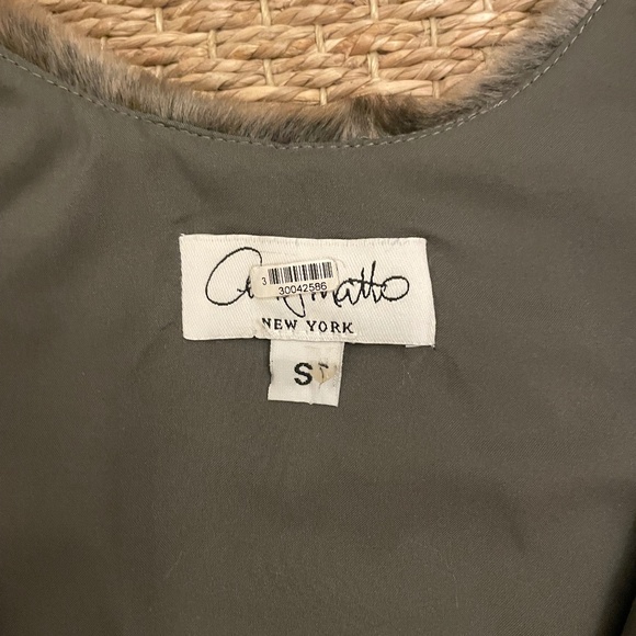 Amy Matteo faux fur vest - Picture 2 of 3
